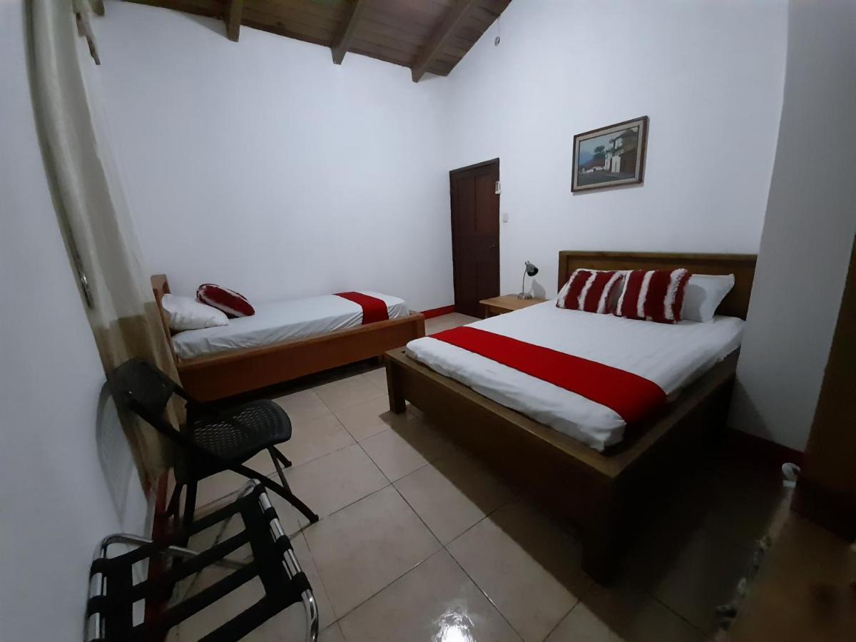 Hostal Blood Moon Rio Dulce Town Kültér fotó