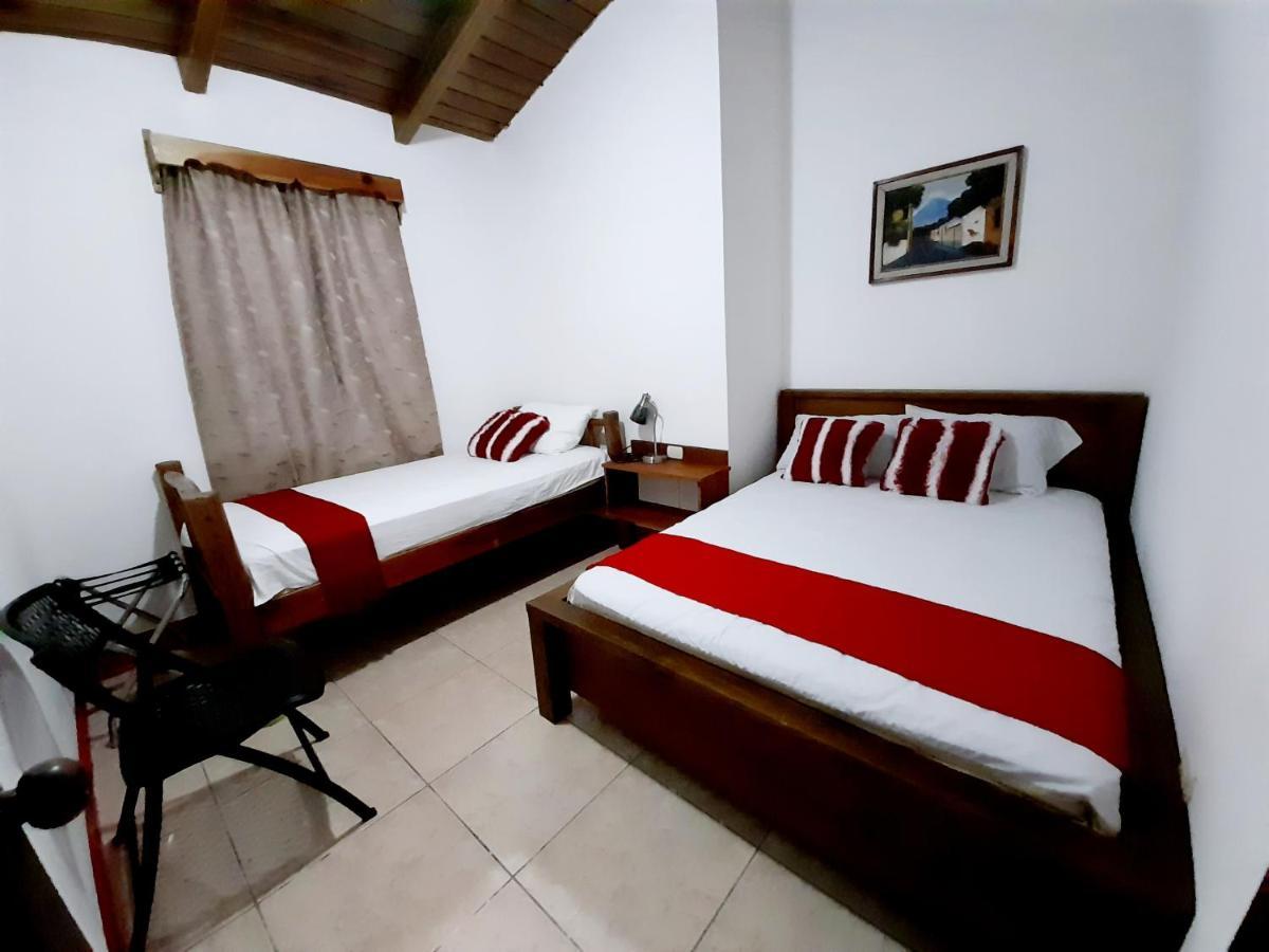 Hostal Blood Moon Rio Dulce Town Kültér fotó