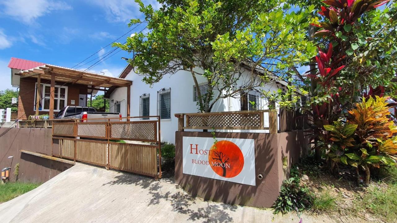 Hostal Blood Moon Rio Dulce Town Kültér fotó